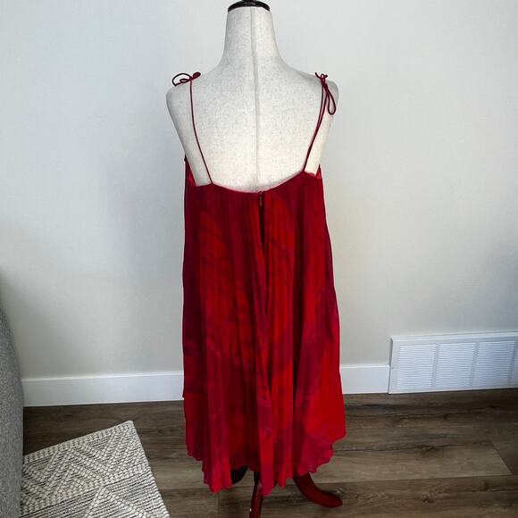 HALSTON HERITAGE Women’s Spaghetti Tie Strap Pleated Dress Size 4 In Poppy - Picture 2 of 8